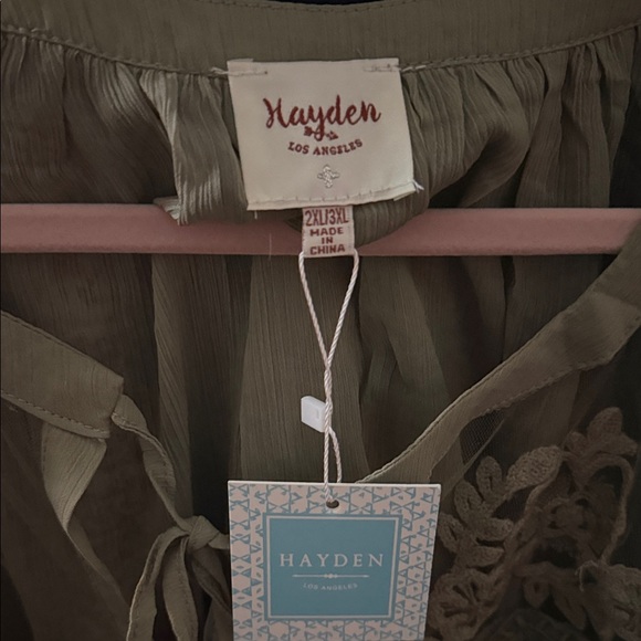 Hayden Los Angeles Green Sheer Floral Tie Neck Ruched Sleeves Top - Picture 6 of 7